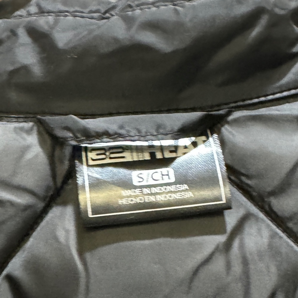 BNWOT 32° Heat Black Puffer jacket Small - Picture 4 of 4